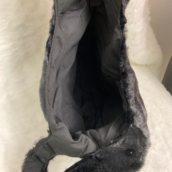 $20 Super Cute Kuromi Black Plush HandBag - Picture 6 of 7